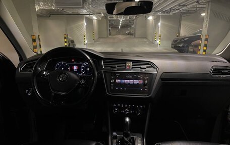 Volkswagen Tiguan II, 2018 год, 2 490 000 рублей, 5 фотография