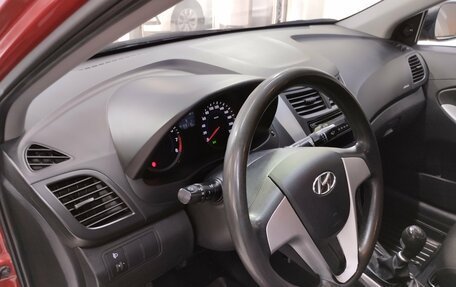 Hyundai Solaris II рестайлинг, 2012 год, 799 000 рублей, 16 фотография