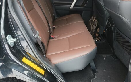 Toyota Land Cruiser Prado 150 рестайлинг 2, 2017 год, 4 350 000 рублей, 6 фотография