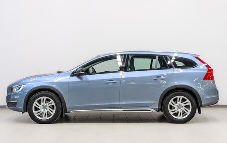 Volvo V60 Cross Country II, 2018 год, 2 990 000 рублей, 8 фотография