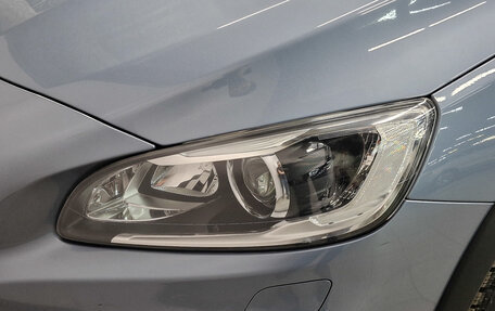 Volvo V60 Cross Country II, 2018 год, 2 990 000 рублей, 11 фотография