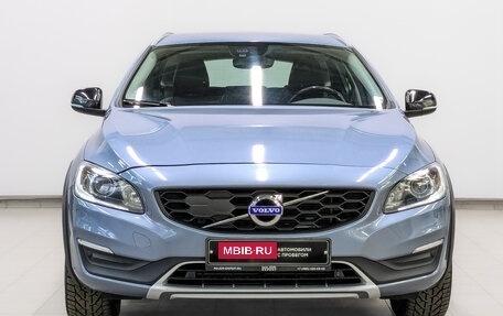 Volvo V60 Cross Country II, 2018 год, 2 990 000 рублей, 2 фотография