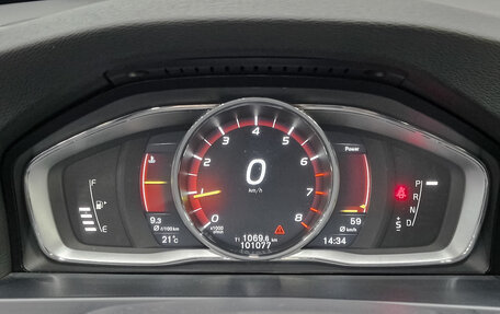 Volvo V60 Cross Country II, 2018 год, 2 990 000 рублей, 16 фотография