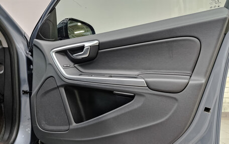 Volvo V60 Cross Country II, 2018 год, 2 990 000 рублей, 23 фотография