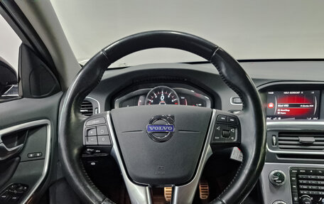 Volvo V60 Cross Country II, 2018 год, 2 990 000 рублей, 21 фотография