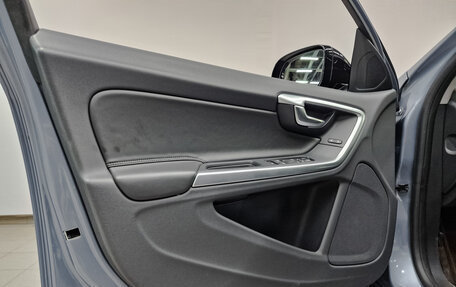 Volvo V60 Cross Country II, 2018 год, 2 990 000 рублей, 19 фотография