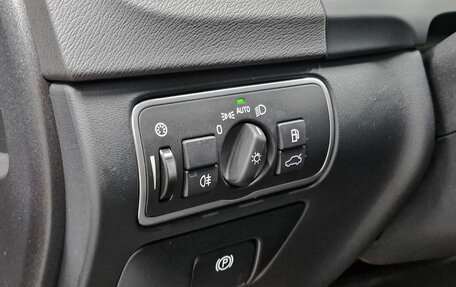 Volvo V60 Cross Country II, 2018 год, 2 990 000 рублей, 28 фотография