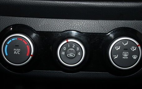 KIA Rio III рестайлинг, 2015 год, 999 900 рублей, 12 фотография