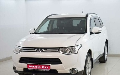 Mitsubishi Outlander III рестайлинг 3, 2013 год, 1 125 000 рублей, 1 фотография