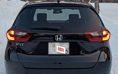 Honda Fit, 2021 год, 1 550 000 рублей, 4 фотография