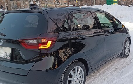 Honda Fit, 2021 год, 1 550 000 рублей, 6 фотография