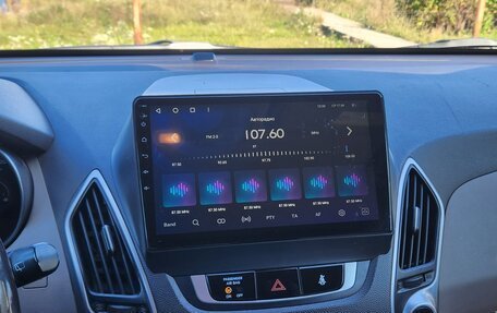 Hyundai ix35 I рестайлинг, 2011 год, 1 100 000 рублей, 10 фотография