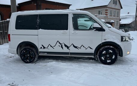 Volkswagen Multivan T5, 2011 год, 2 050 000 рублей, 2 фотография