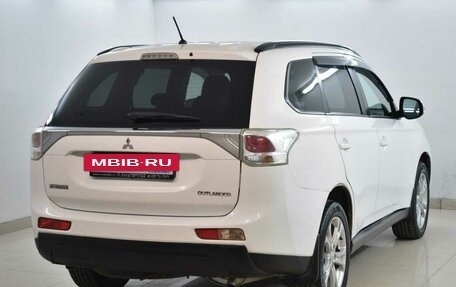 Mitsubishi Outlander III рестайлинг 3, 2013 год, 1 125 000 рублей, 4 фотография