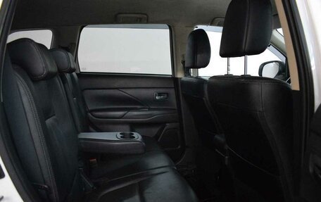Mitsubishi Outlander III рестайлинг 3, 2013 год, 1 125 000 рублей, 13 фотография