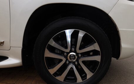 Toyota Land Cruiser 200, 2017 год, 6 450 000 рублей, 4 фотография