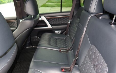 Toyota Land Cruiser 200, 2017 год, 6 450 000 рублей, 8 фотография