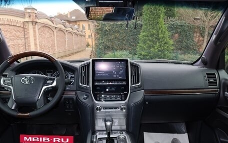 Toyota Land Cruiser 200, 2017 год, 6 450 000 рублей, 6 фотография