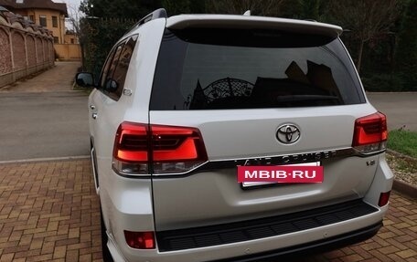 Toyota Land Cruiser 200, 2017 год, 6 450 000 рублей, 5 фотография