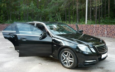 Mercedes-Benz E-Класс, 2010 год, 1 750 000 рублей, 3 фотография