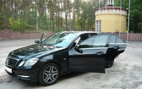 Mercedes-Benz E-Класс, 2010 год, 1 750 000 рублей, 4 фотография