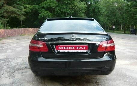 Mercedes-Benz E-Класс, 2010 год, 1 750 000 рублей, 6 фотография