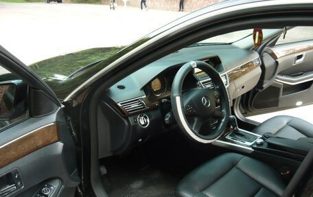 Mercedes-Benz E-Класс, 2010 год, 1 750 000 рублей, 13 фотография