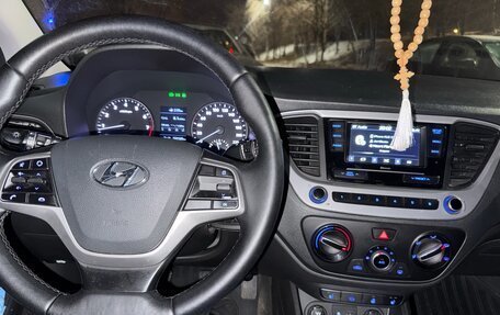 Hyundai Solaris II рестайлинг, 2018 год, 1 300 000 рублей, 8 фотография