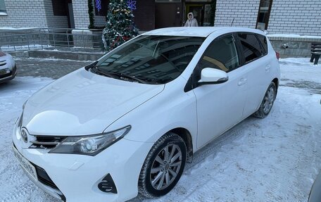 Toyota Auris II, 2014 год, 1 500 000 рублей, 2 фотография