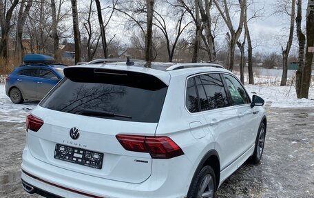 Volkswagen Tiguan II, 2021 год, 3 799 000 рублей, 3 фотография