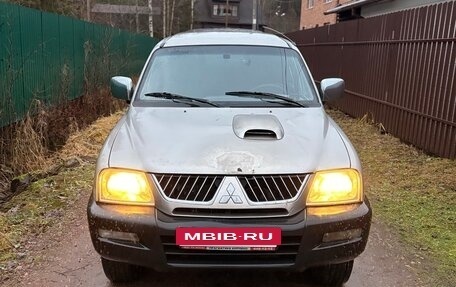 Mitsubishi L200 III рестайлинг, 2005 год, 515 000 рублей, 2 фотография