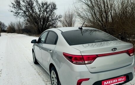 KIA Rio IV, 2018 год, 900 000 рублей, 8 фотография