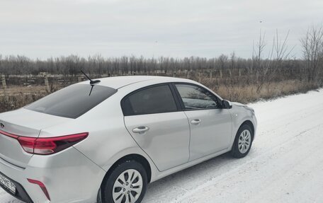 KIA Rio IV, 2018 год, 900 000 рублей, 20 фотография