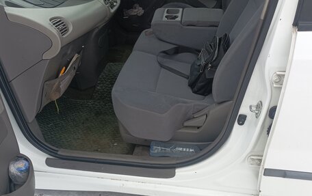 Nissan Tino, 2000 год, 390 000 рублей, 12 фотография