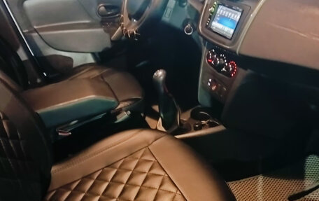 Renault Sandero II рестайлинг, 2015 год, 810 000 рублей, 13 фотография