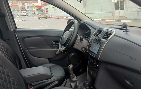 Renault Sandero II рестайлинг, 2015 год, 810 000 рублей, 21 фотография