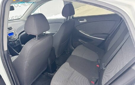 Hyundai Solaris II рестайлинг, 2013 год, 560 000 рублей, 18 фотография