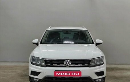 Volkswagen Tiguan II, 2017 год, 2 473 000 рублей, 2 фотография