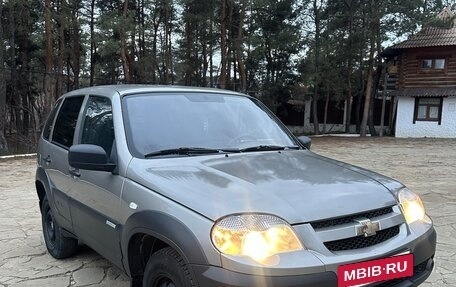Chevrolet Niva I рестайлинг, 2013 год, 470 000 рублей, 3 фотография