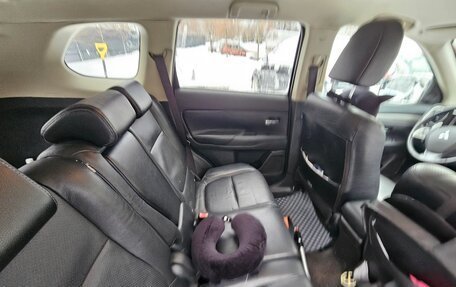 Mitsubishi Outlander III рестайлинг 3, 2013 год, 1 350 000 рублей, 2 фотография