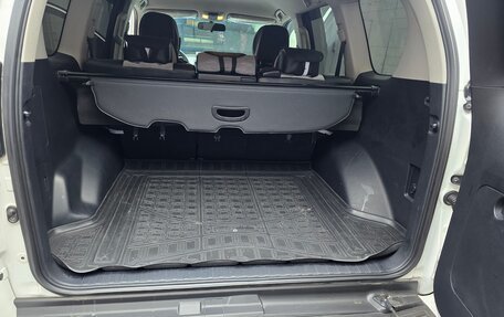 Toyota Land Cruiser Prado 150 рестайлинг 2, 2015 год, 3 480 000 рублей, 15 фотография