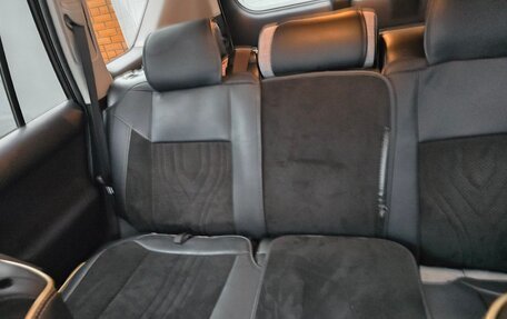 Toyota Land Cruiser Prado 150 рестайлинг 2, 2015 год, 3 480 000 рублей, 13 фотография