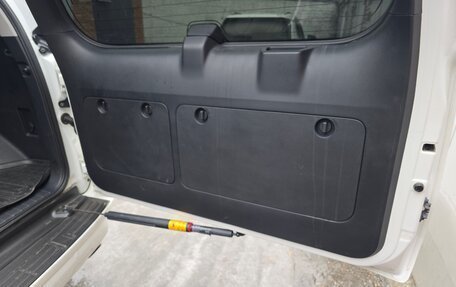 Toyota Land Cruiser Prado 150 рестайлинг 2, 2015 год, 3 480 000 рублей, 17 фотография