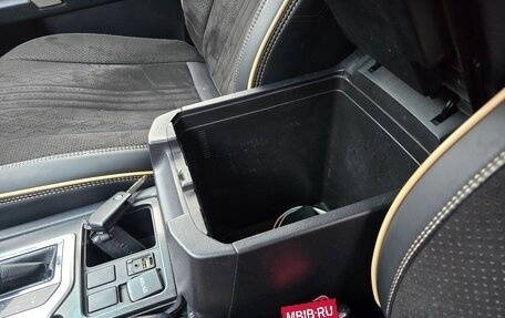 Toyota Land Cruiser Prado 150 рестайлинг 2, 2015 год, 3 480 000 рублей, 16 фотография