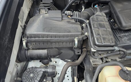 Toyota Land Cruiser Prado 150 рестайлинг 2, 2015 год, 3 480 000 рублей, 18 фотография