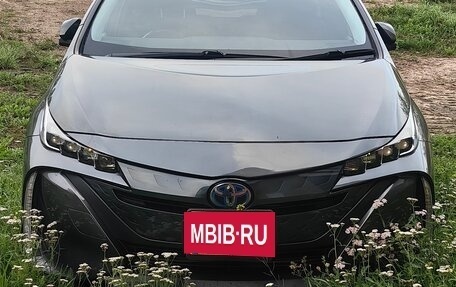 Toyota Prius IV XW50, 2017 год, 1 800 000 рублей, 5 фотография