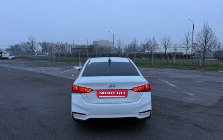 Hyundai Solaris II рестайлинг, 2017 год, 890 000 рублей, 4 фотография