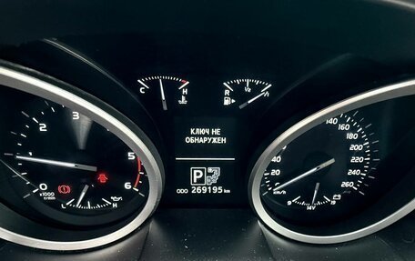 Toyota Land Cruiser 200, 2012 год, 2 600 000 рублей, 13 фотография