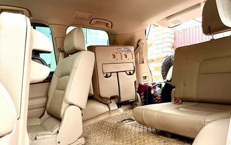 Toyota Land Cruiser 200, 2012 год, 2 600 000 рублей, 18 фотография