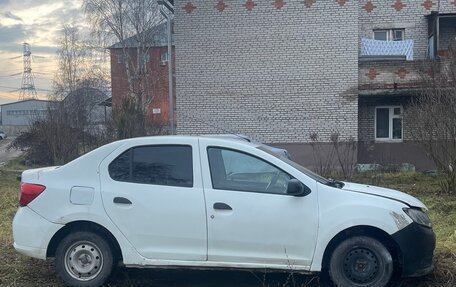 Renault Logan II, 2017 год, 285 000 рублей, 4 фотография